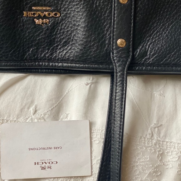 COACH PEBBLED LEATHER TOTE - BLACK - Picture 4 of 13